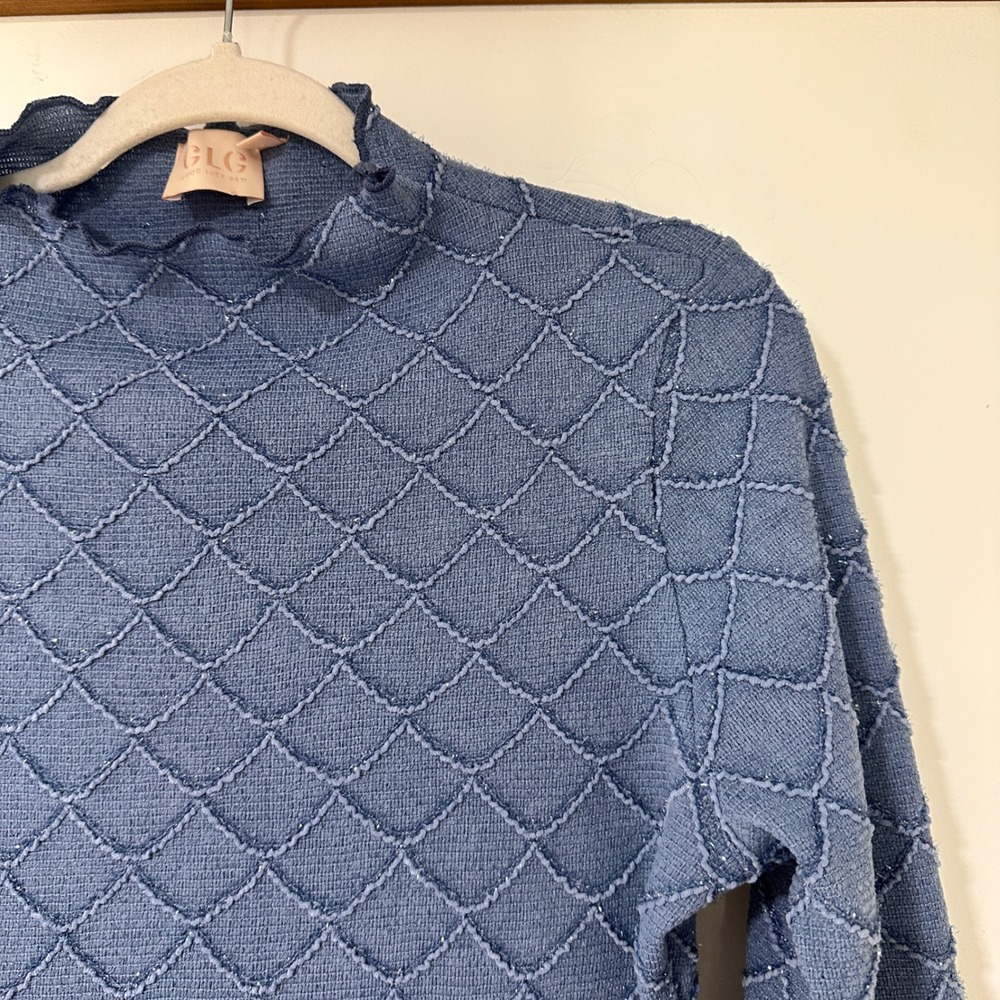 Good Luck Gem Women M Blue Quilted Diamond Mock Neck Lettuce Trim Shimmer Top